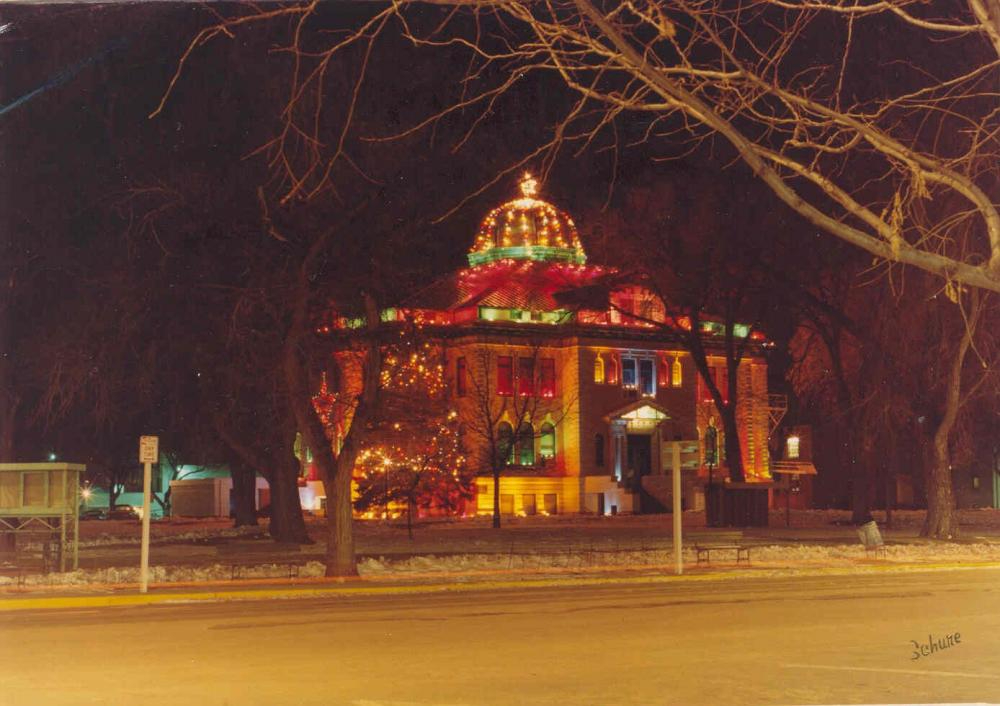 old christmas lights on courthouse