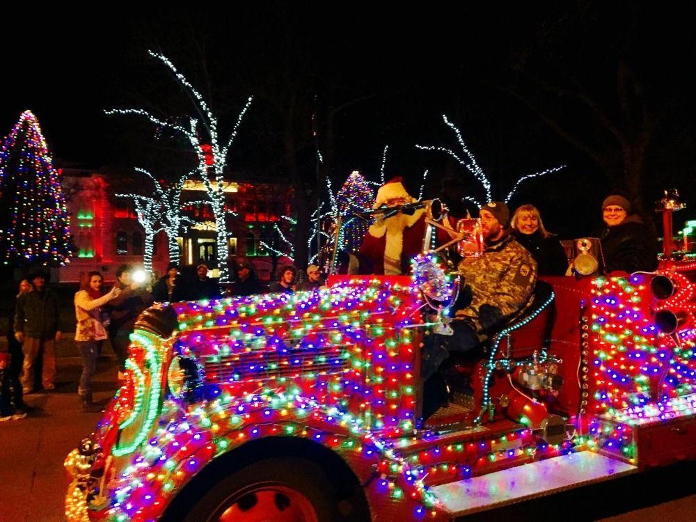 2016 parade lights 5